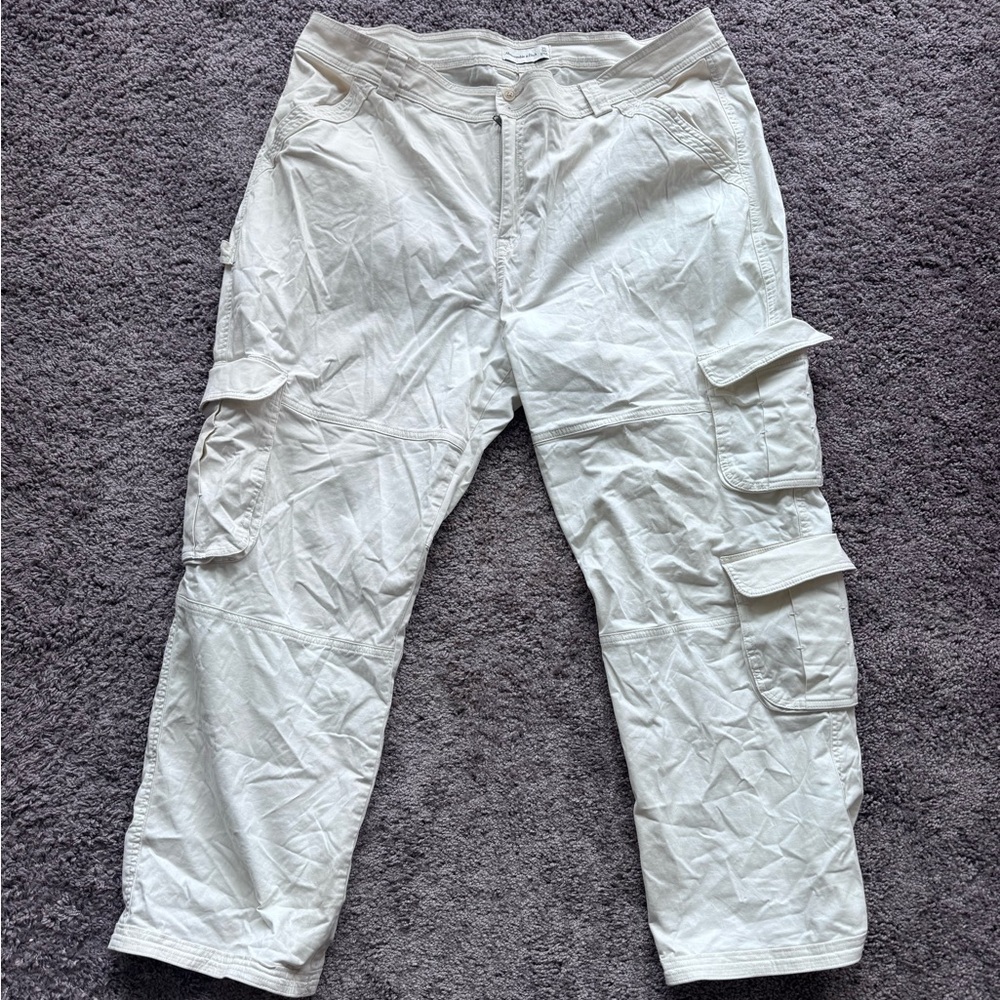 Abercrombie curve cargo pants ￼
